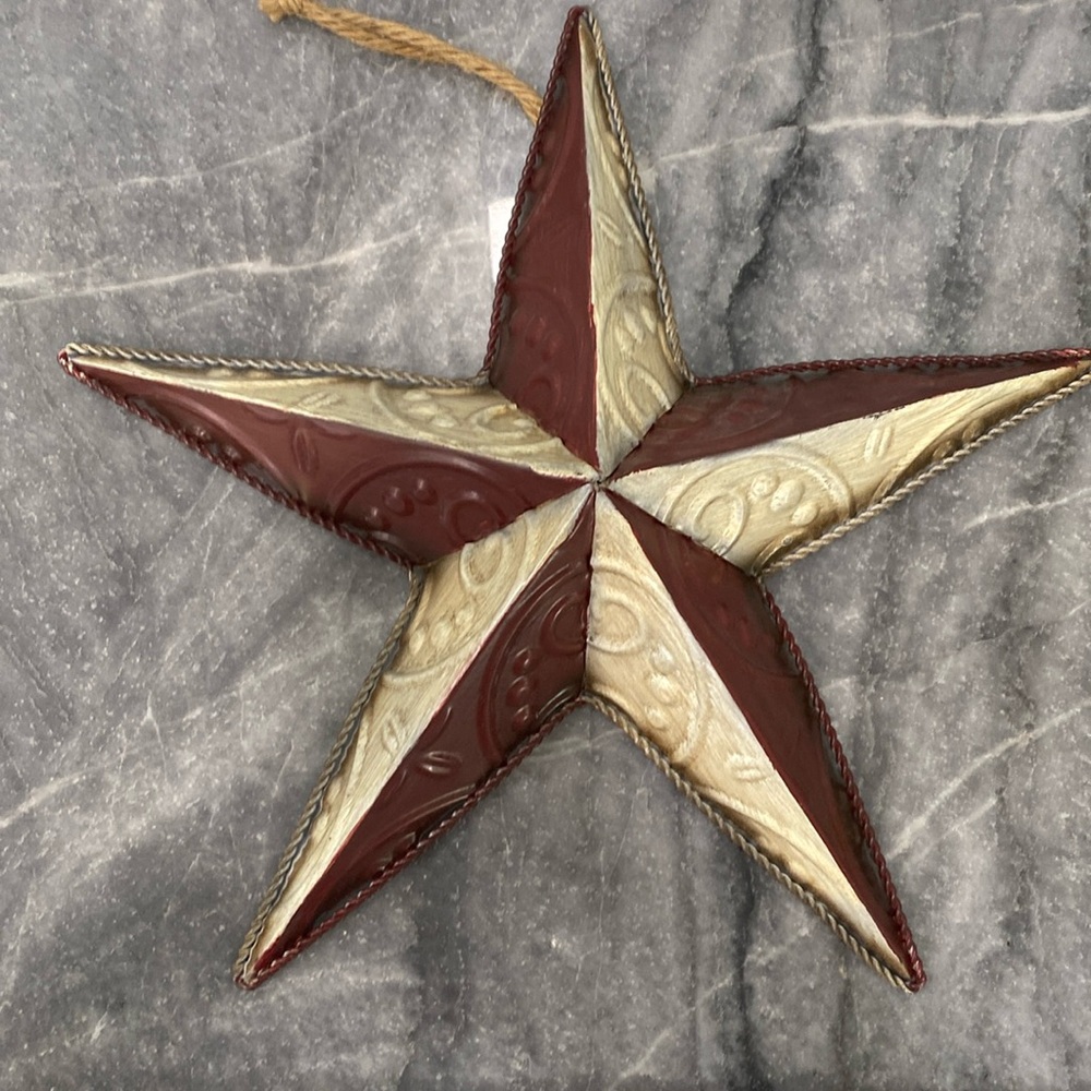 Red and Cream/Gold Metal Decorative Star